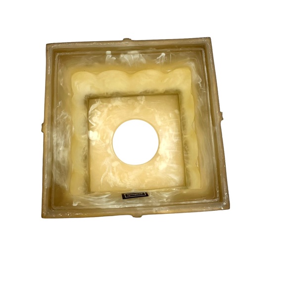 Springmaid Luxury Palais Cream Gold Faux Marble Tissue Box Cover - Picture 5 of 6